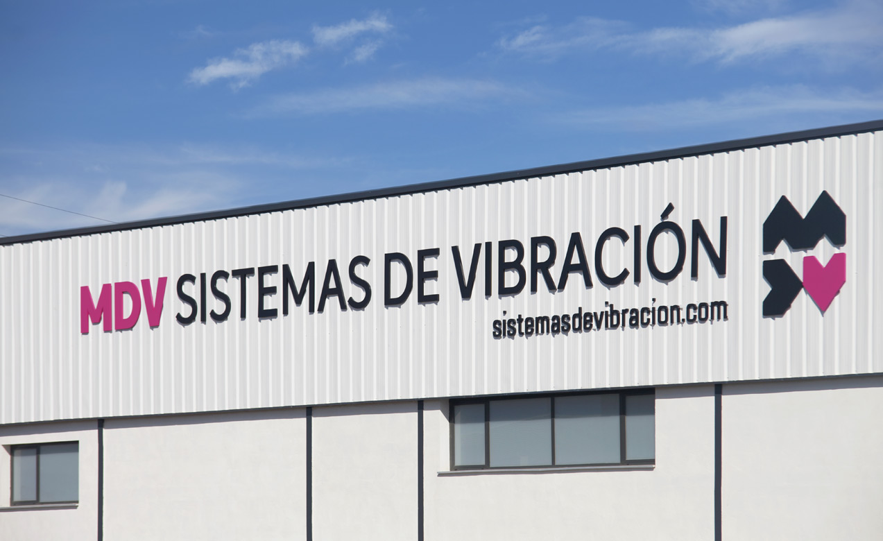 ident_mdv_fachada_gral_2 diseño de rótulo exterior en fachada para nave industrial de MDV