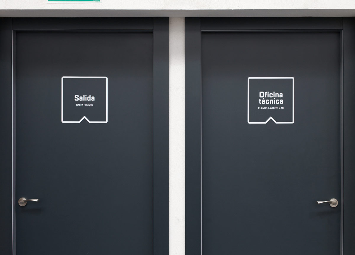 ident_mdv_puerta_doble diseño de señalética -oficinas- MDV