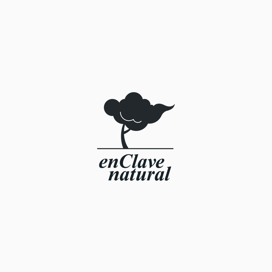 diseño de logotipo de En Clave Natural en blanco y negro